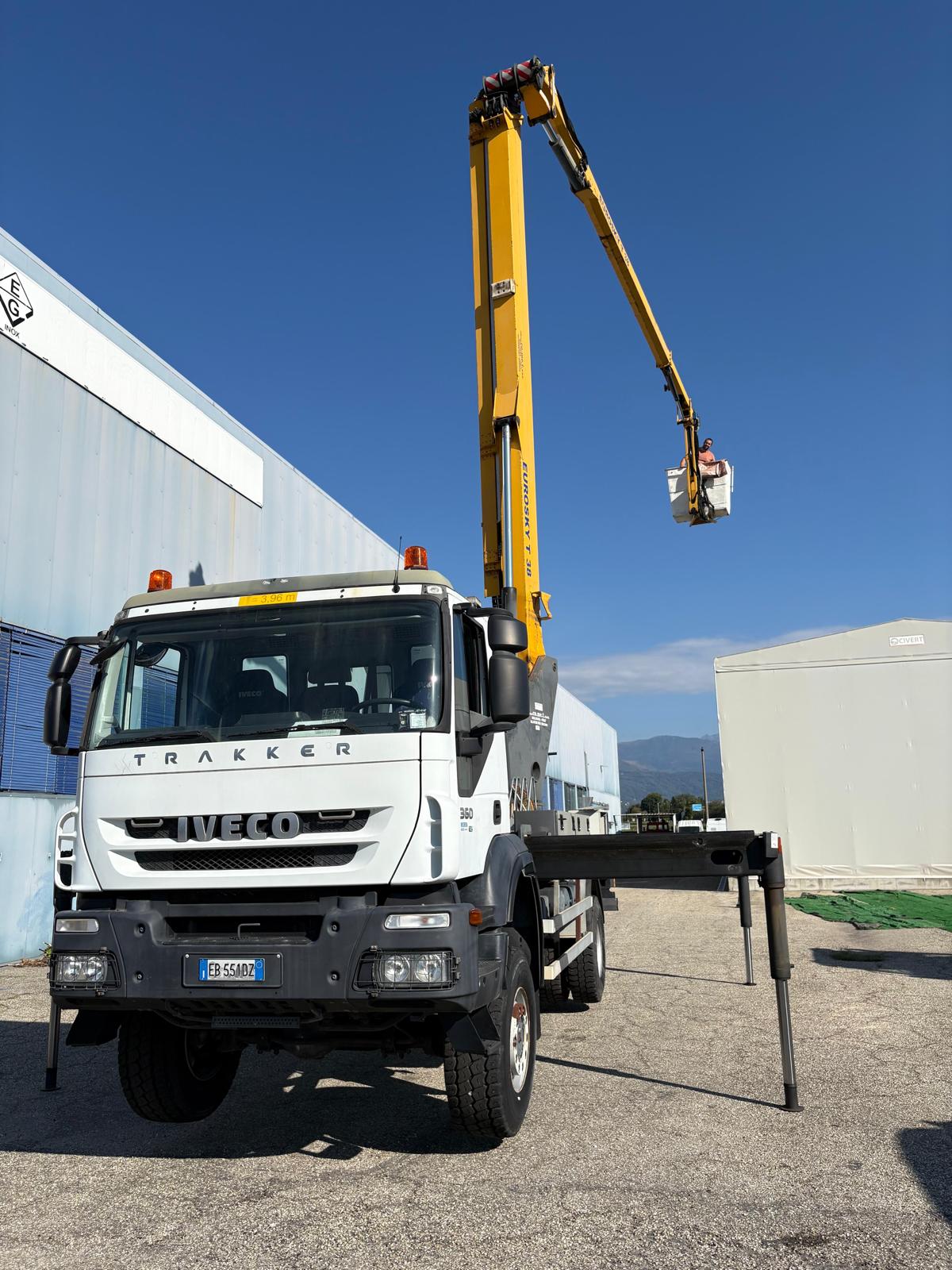 Iveco Trakker - foto 8
